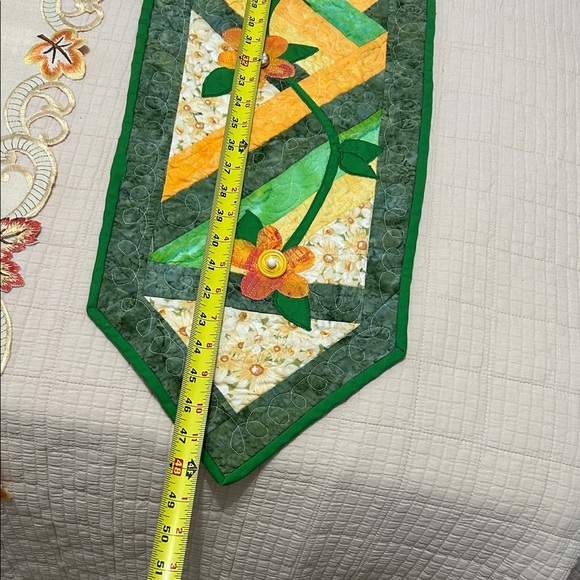 Table Runner Set - Picture 14 of 15